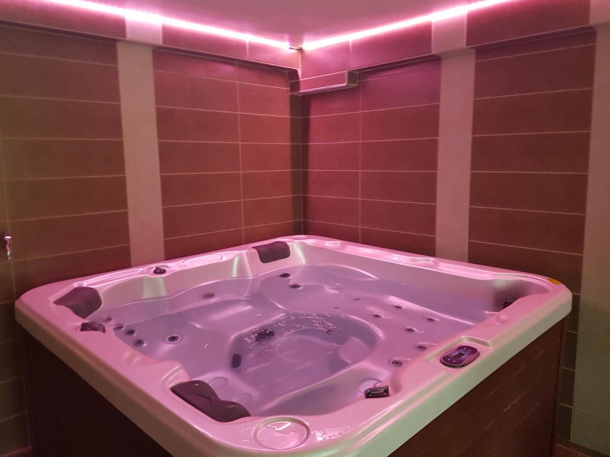 Апартаменты Kriszta Apartmanhaz Балатонлелле Экстерьер фото