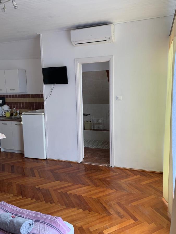Апартаменты Kriszta Apartmanhaz Балатонлелле Экстерьер фото