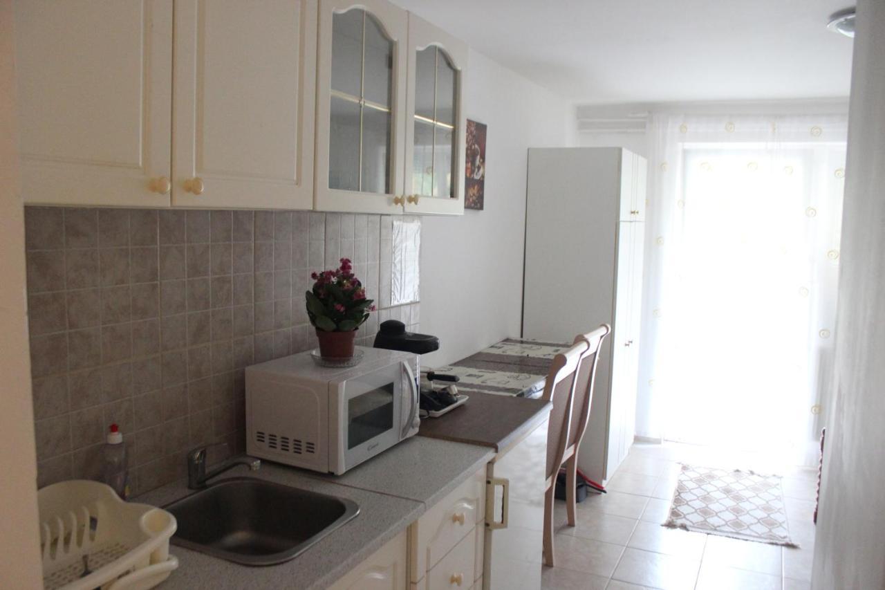 Апартаменты Kriszta Apartmanhaz Балатонлелле Экстерьер фото