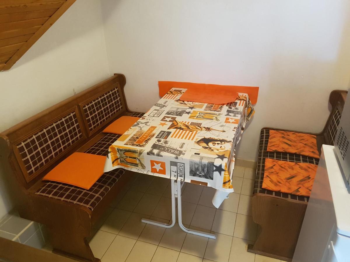 Апартаменты Kriszta Apartmanhaz Балатонлелле Экстерьер фото